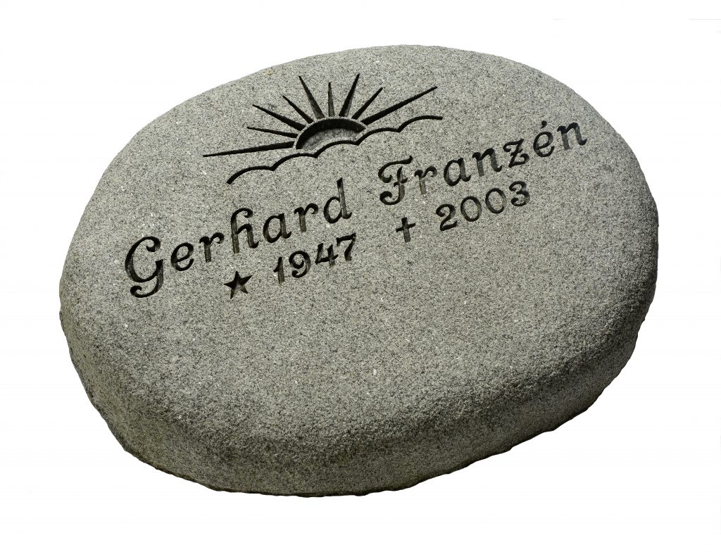 Liggande gravsten GK1034-3